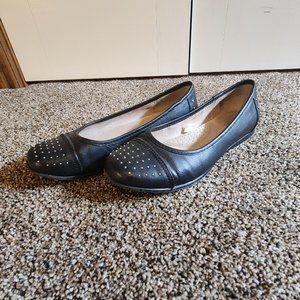 Women's Black Flats with Stud Accents-Size 7